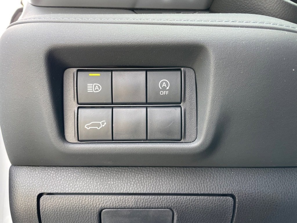 Used 2024 Toyota Highlander XLE image 13