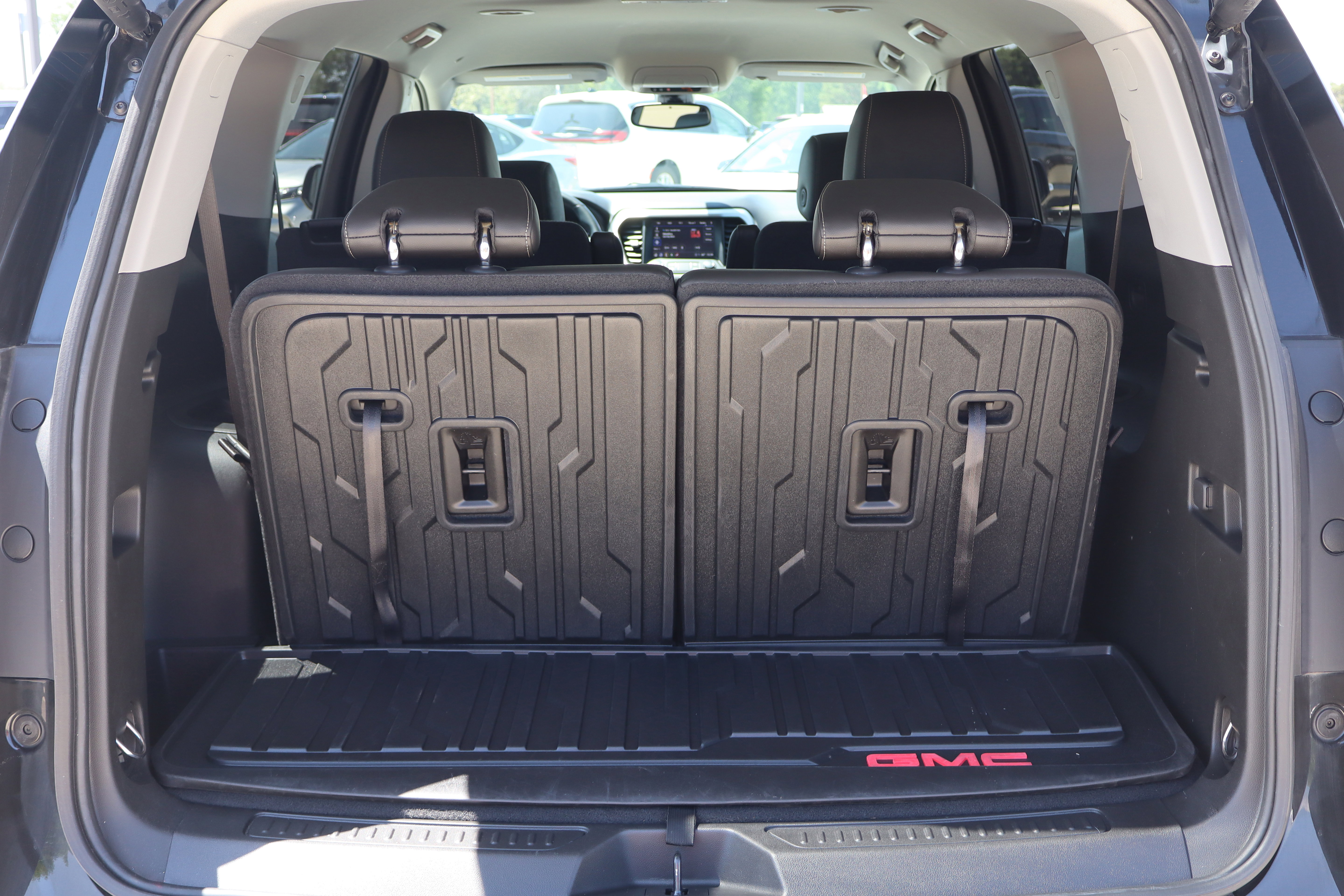 Used 2023 GMC Acadia SLT w/ Preferred Package AWD/4WD image 32