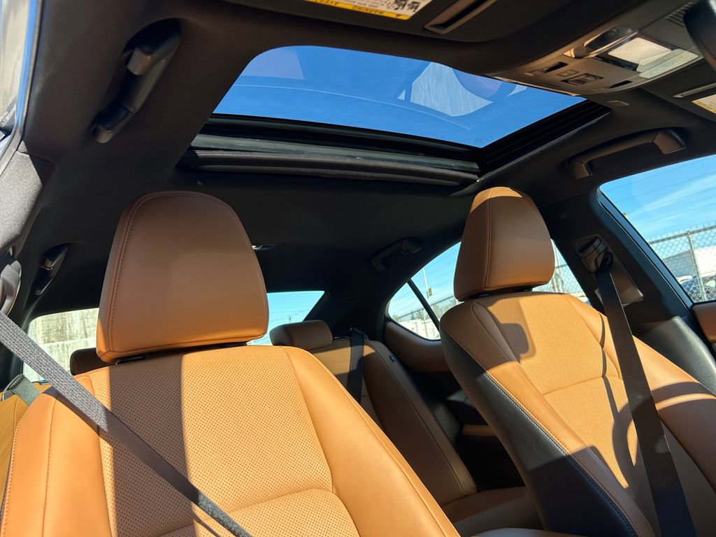 Used 2023 Lexus IS 300 AWD w/ Premium Package image 27