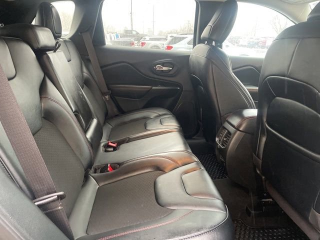 Used 2022 Jeep Cherokee Trailhawk image 14