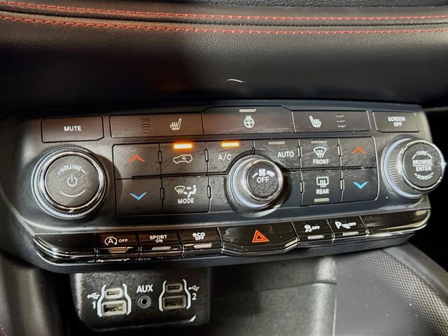 Used 2025 Dodge Durango GT AWD/4WD image 14