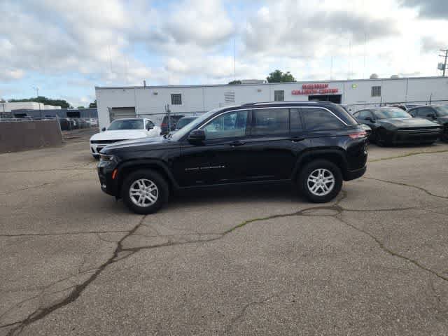 Certified 2023 Jeep Grand Cherokee Laredo w/ Trailer Tow Prep Group (B) AWD/4WD image 28