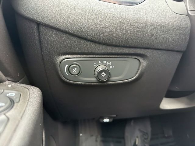Used 2024 Chevrolet Equinox LT image 38
