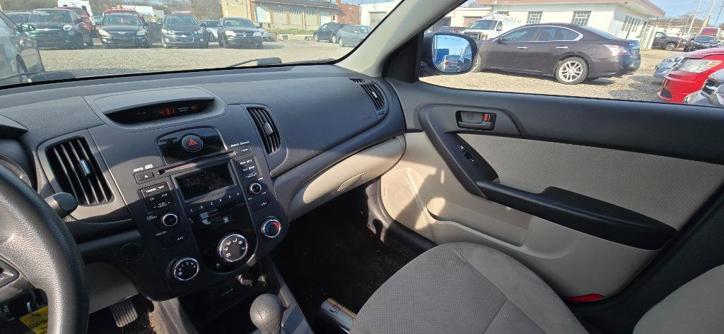 Used 2010 Kia Forte EX image 21