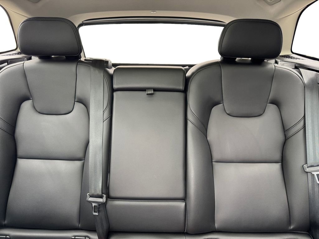 Certified 2023 Volvo XC60 B5 Core w/ Climate Package AWD/4WD image 22