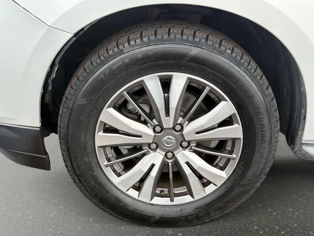 Used 2020 Nissan Pathfinder SV w/ Cargo Package FWD image 10