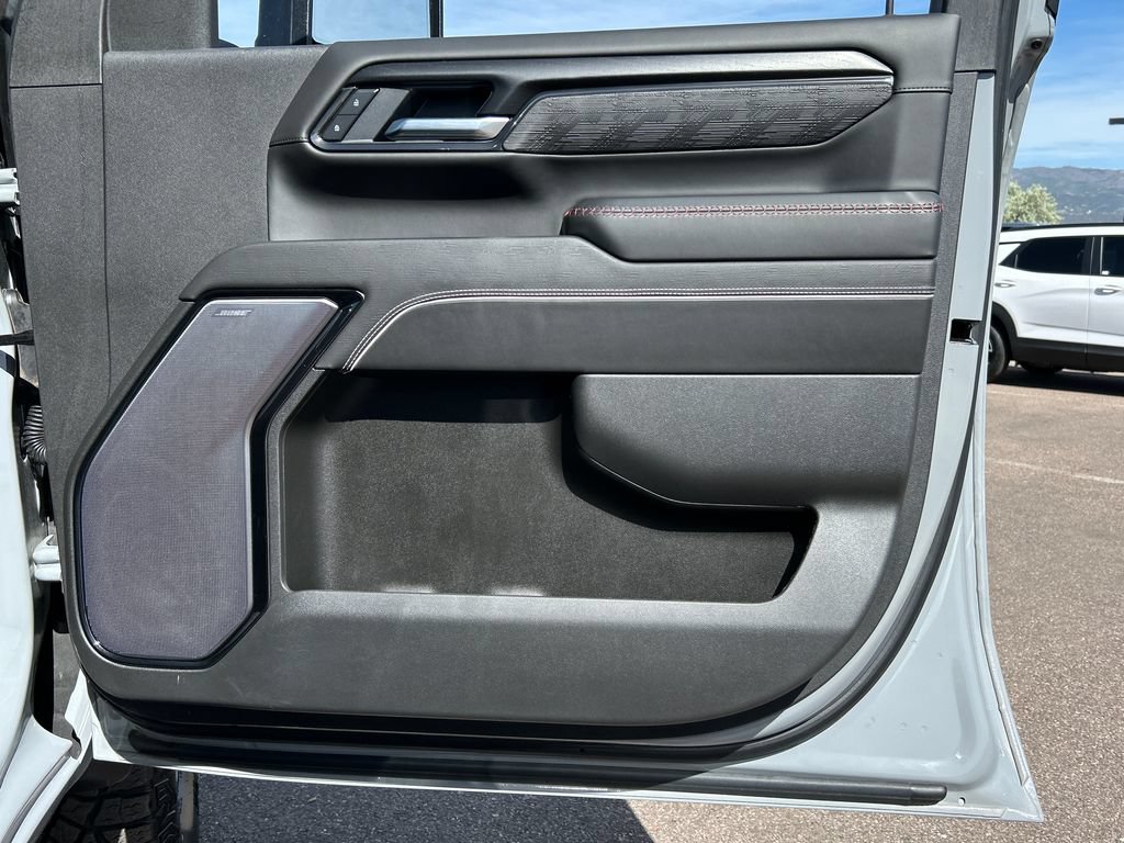 Used 2025 GMC Sierra 2500 AT4X AWD/4WD image 31