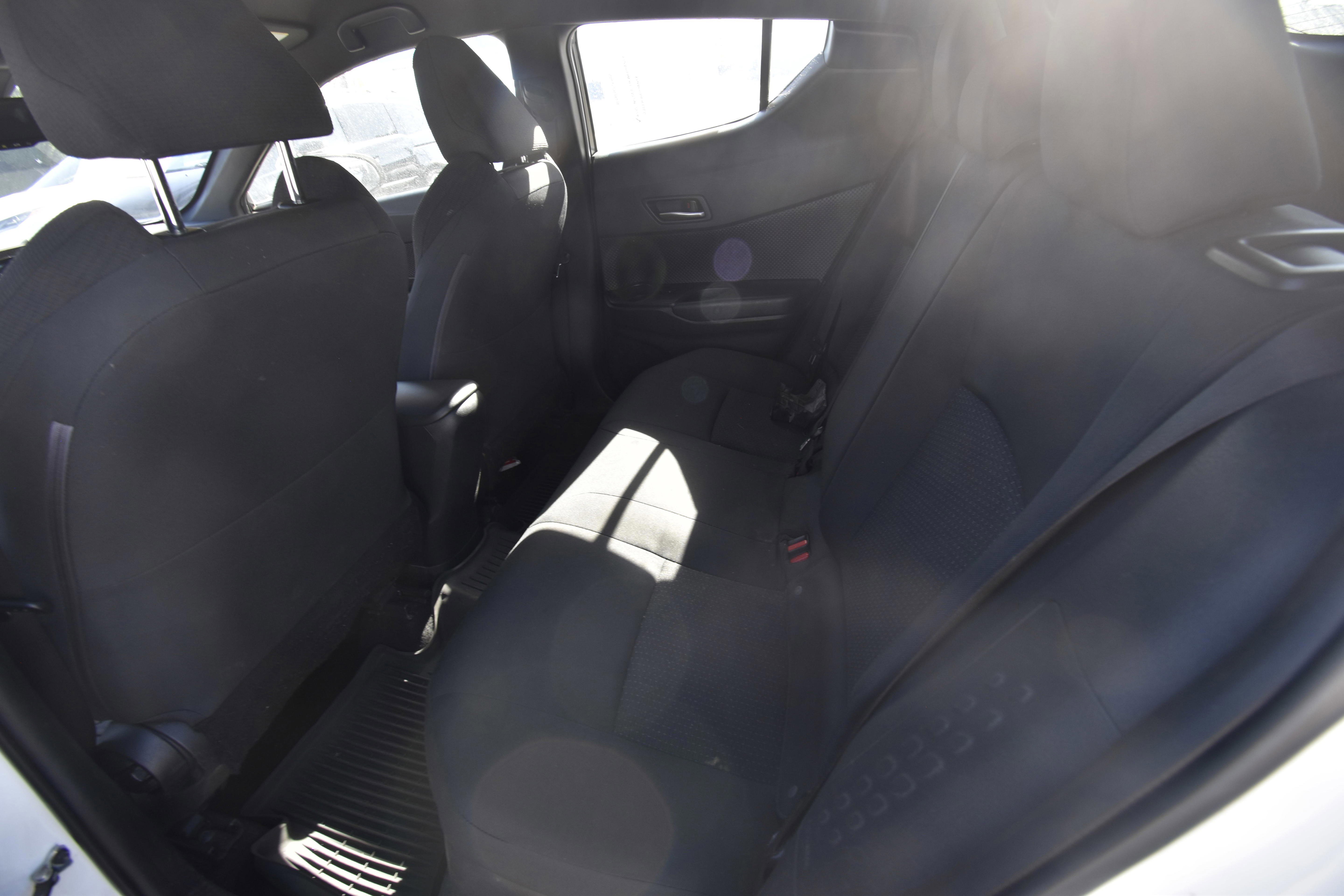 Used 2018 Toyota C-HR XLE image 8