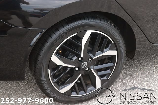Used 2024 Nissan Versa SR FWD image 8
