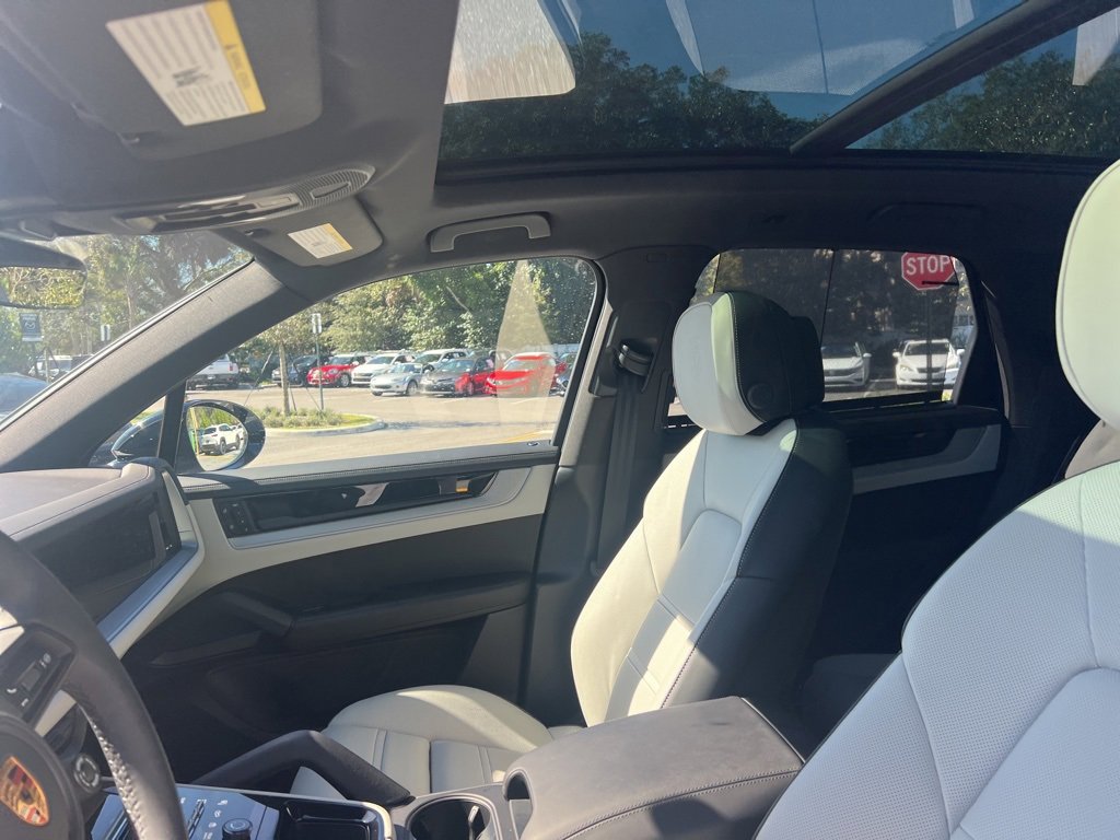 Used 2024 Porsche Cayenne S image 27