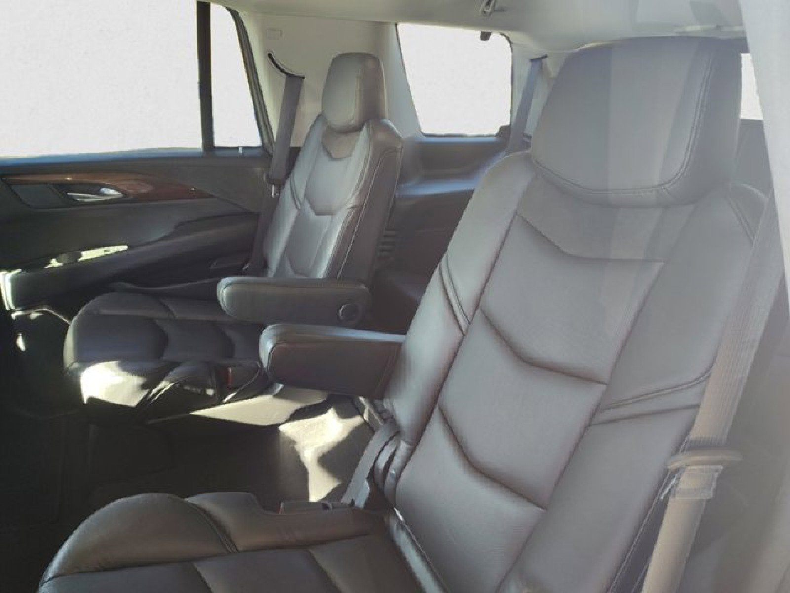 Used 2019 Cadillac Escalade Luxury image 19