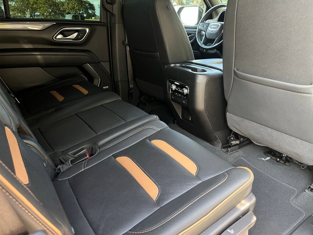Used 2023 GMC Yukon AT4 AWD/4WD image 11