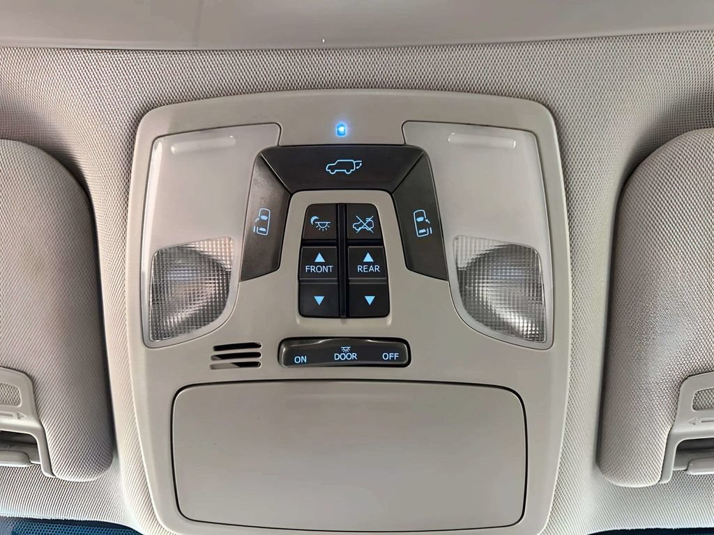 Used 2017 Toyota Sienna Limited AWD/4WD image 36