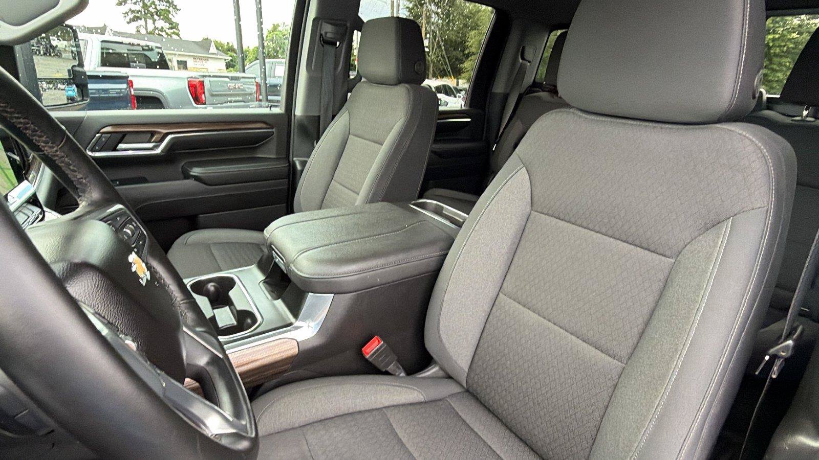 Used 2024 Chevrolet Silverado 2500 LT w/ All Star Edition AWD/4WD image 4