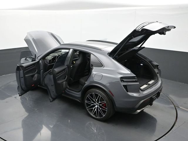 New 2025 Porsche Macan Turbo Electric AWD/4WD image 34