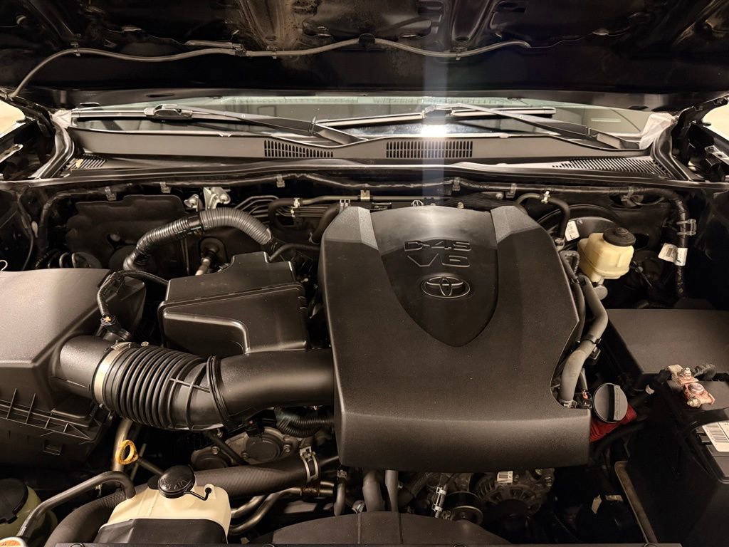 Used 2017 Toyota Tacoma SR5 w/ Tow Package image 11