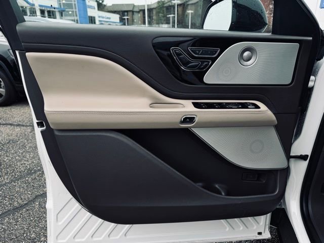 Used 2022 Lincoln Aviator Reserve w/ Equipment Group 201A image 15