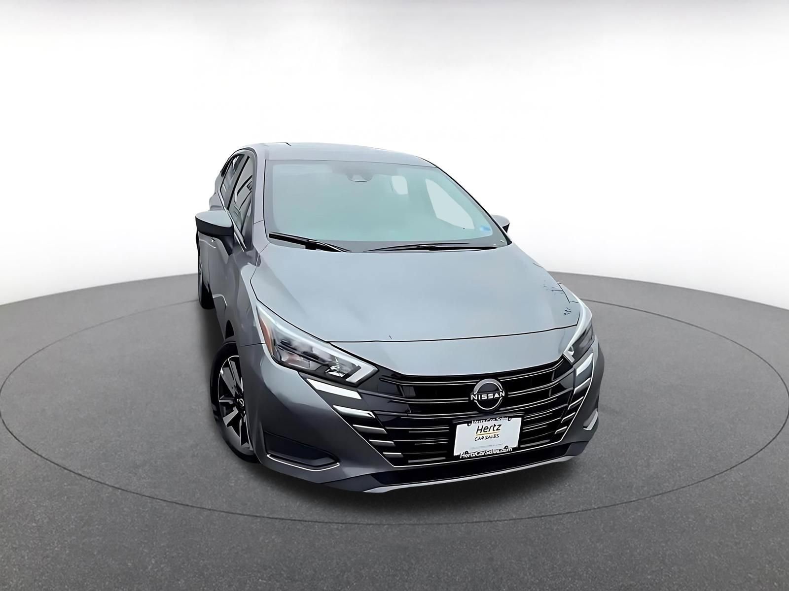 Used 2025 Nissan Versa SV FWD image 3