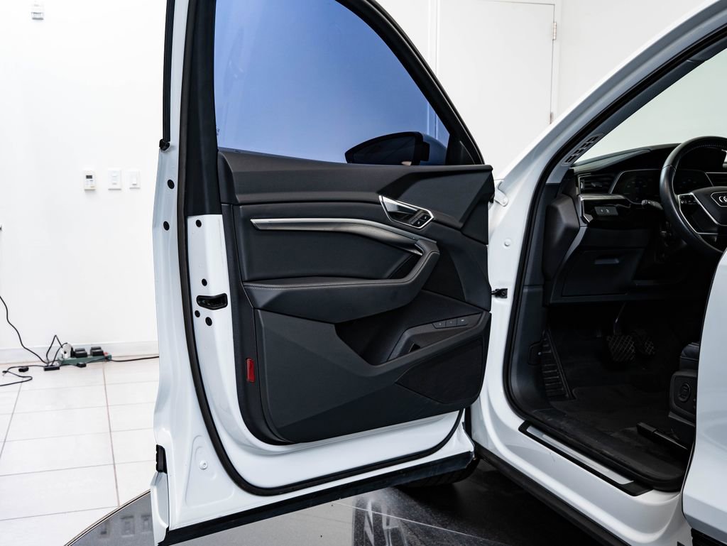 Used 2021 Audi e-tron Premium w/ Convenience Plus Package AWD/4WD image 27