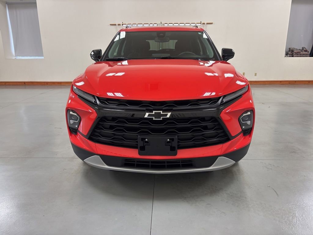 Used 2025 Chevrolet Blazer LT w/ Convenience Package AWD/4WD image 3