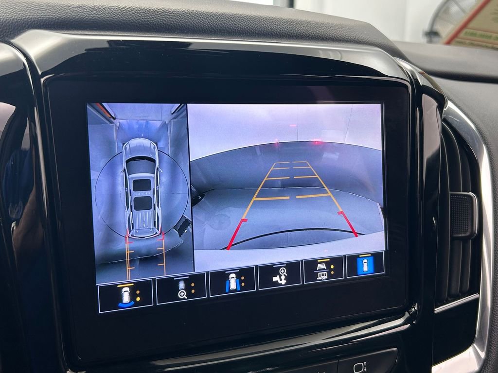 Used 2023 Chevrolet Traverse Premier w/ Redline Edition image 19