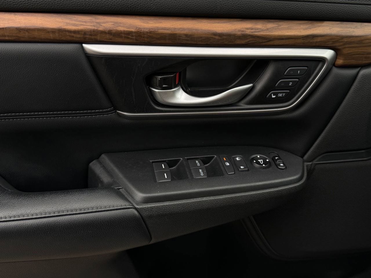 Used 2020 Honda CR-V Touring image 29