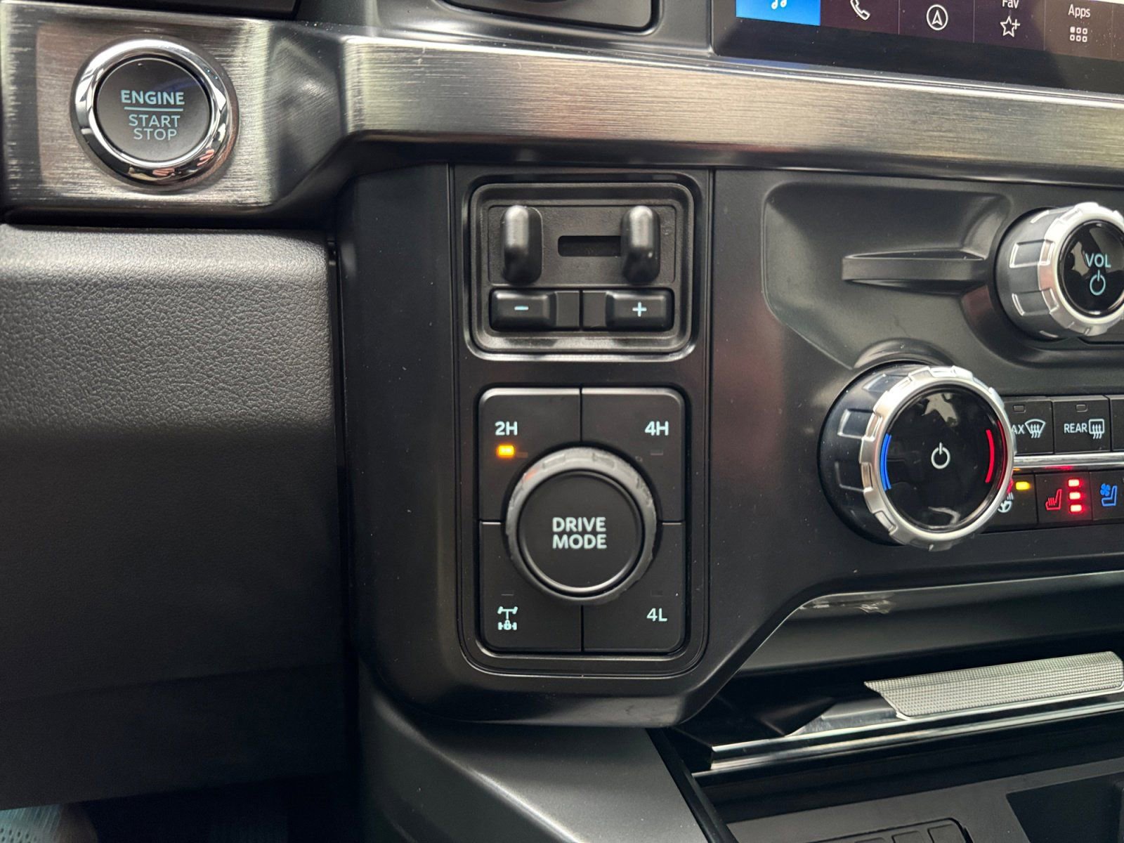 Certified 2025 Ford F250 Lariat w/ Lariat Ultimate Package image 25