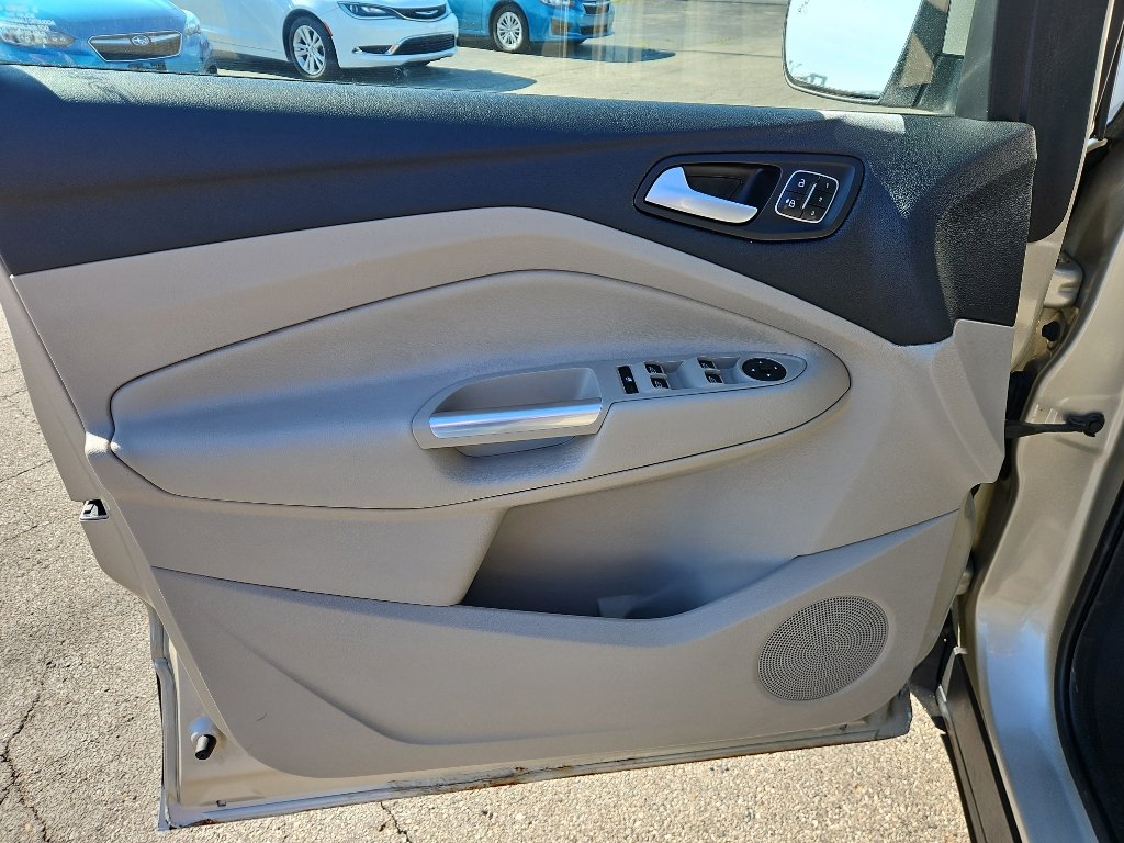 Used 2017 Ford Escape Titanium w/ Canadian Touring Package FWD image 10