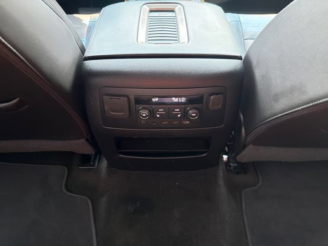 Used 2018 GMC Yukon Denali w/ Open Road Package AWD/4WD image 29