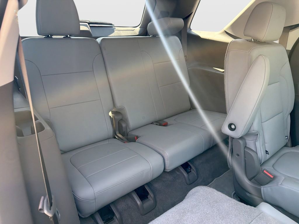Used 2021 Chevrolet Traverse LT image 33