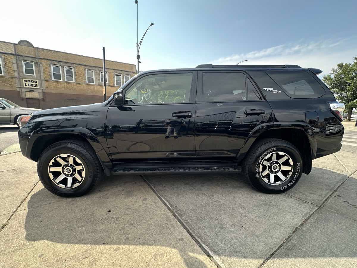 Used 2024 Toyota 4Runner TRD Off-Road Premium AWD/4WD image 8