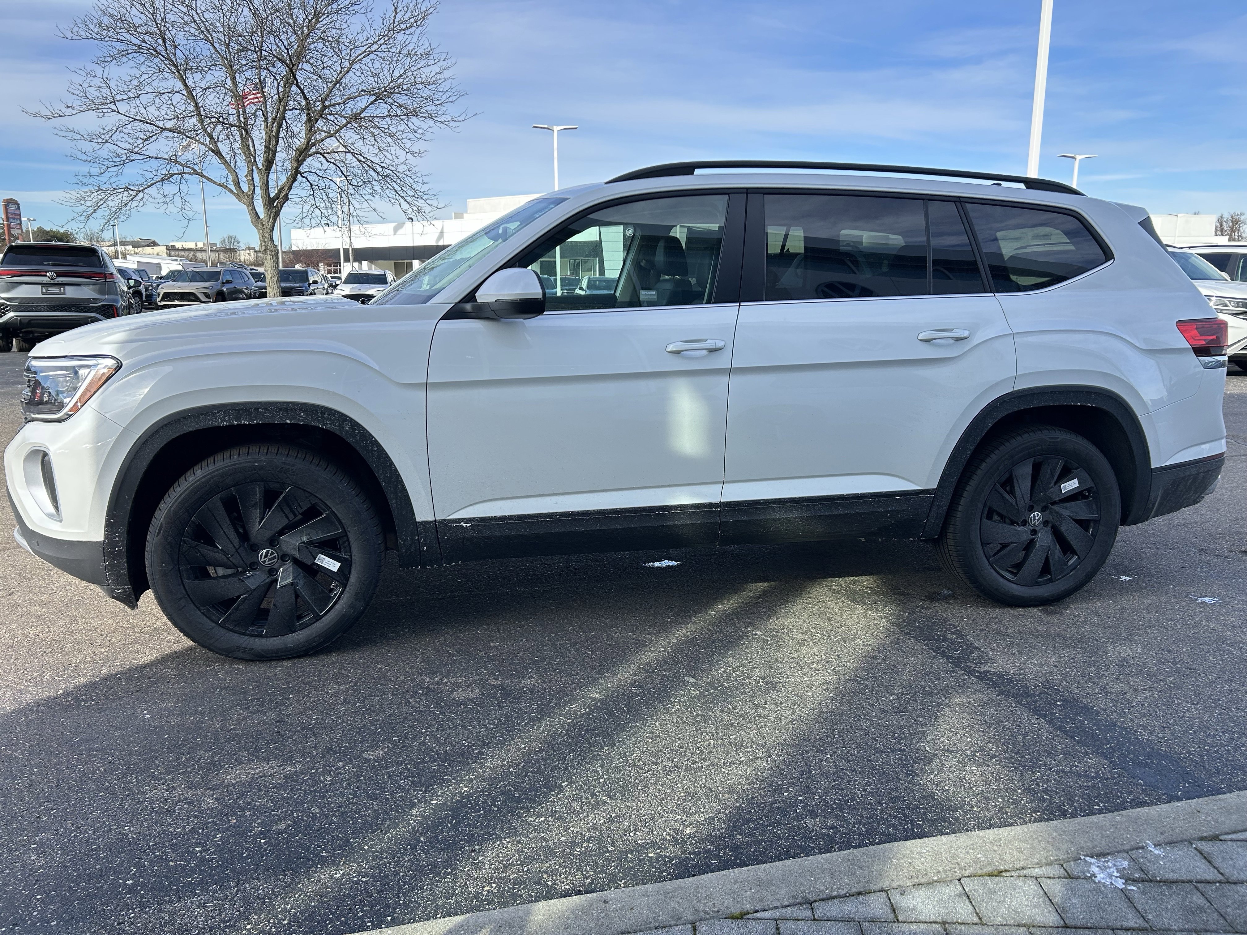 New 2026 Volkswagen Atlas SE image 4
