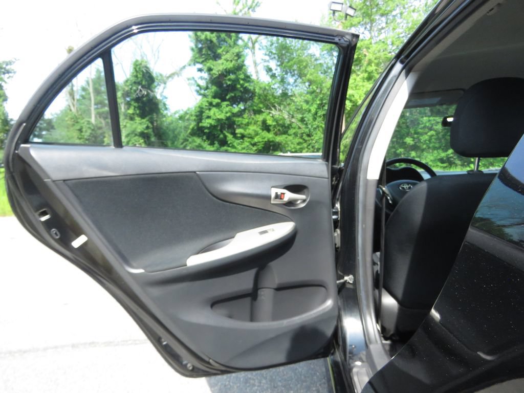 Used 2010 Toyota Corolla S FWD image 18