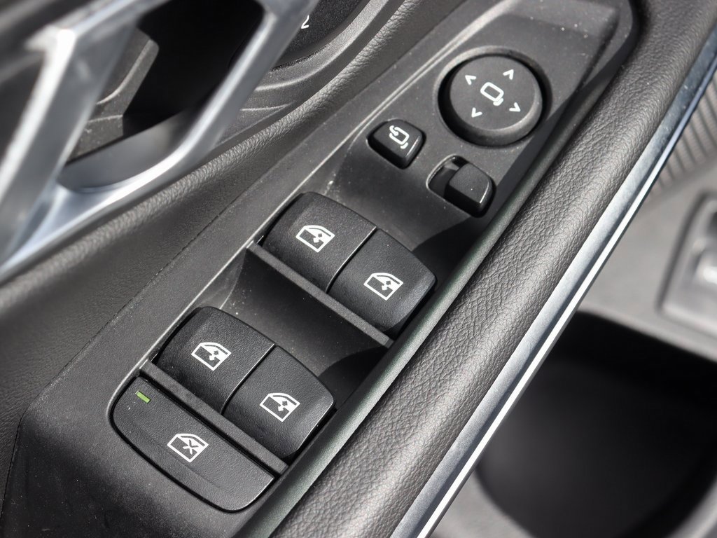 Used 2025 BMW 330i xDrive Sedan image 12