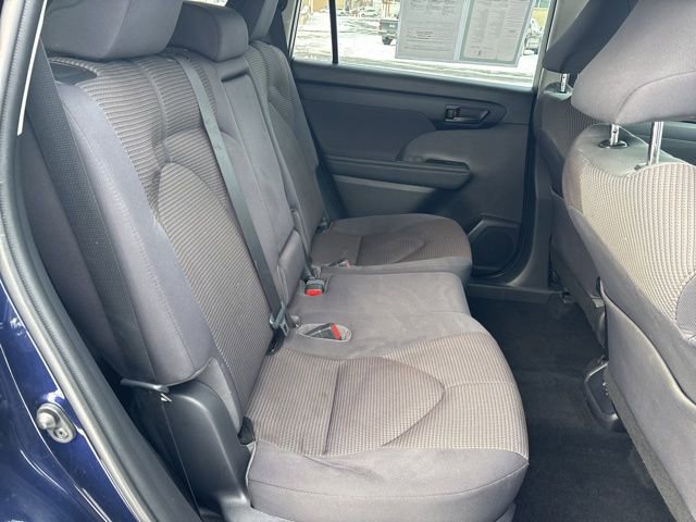 Used 2021 Toyota Highlander LE image 15