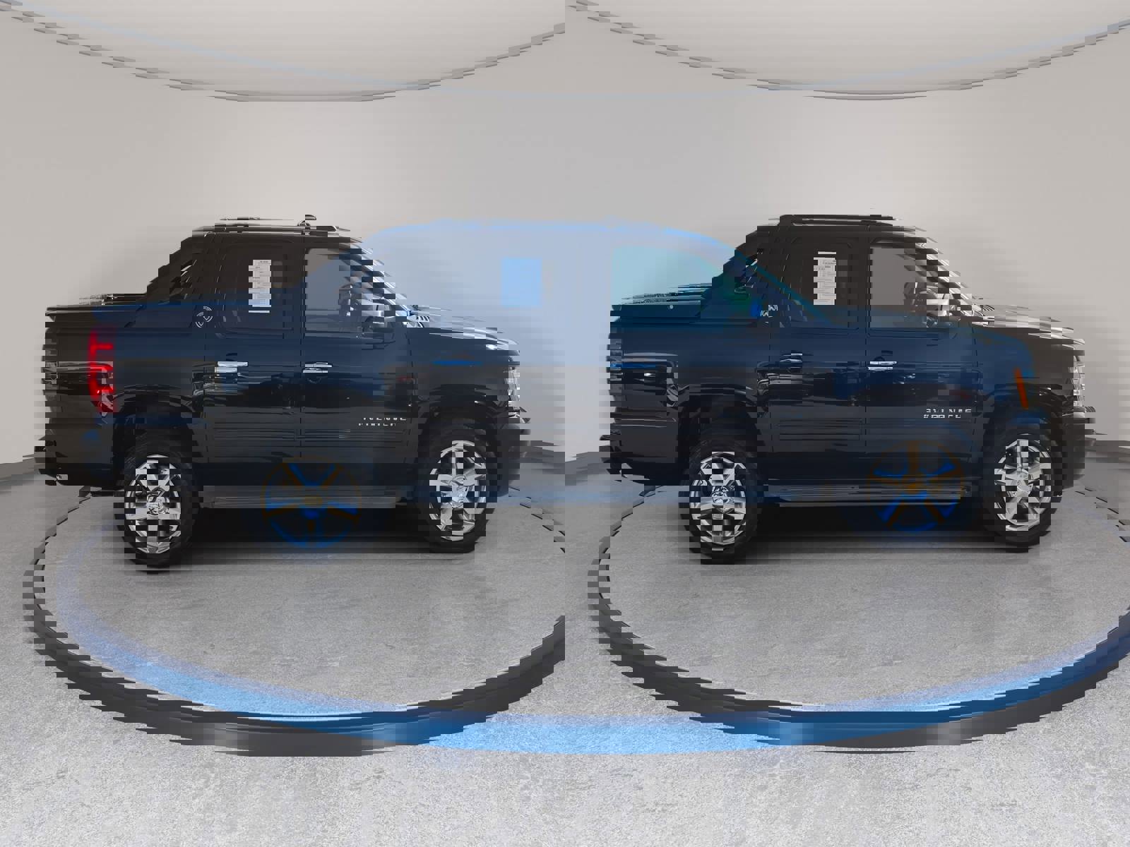 Used 2013 Chevrolet Avalanche LT w/ All-Star Edition image 4