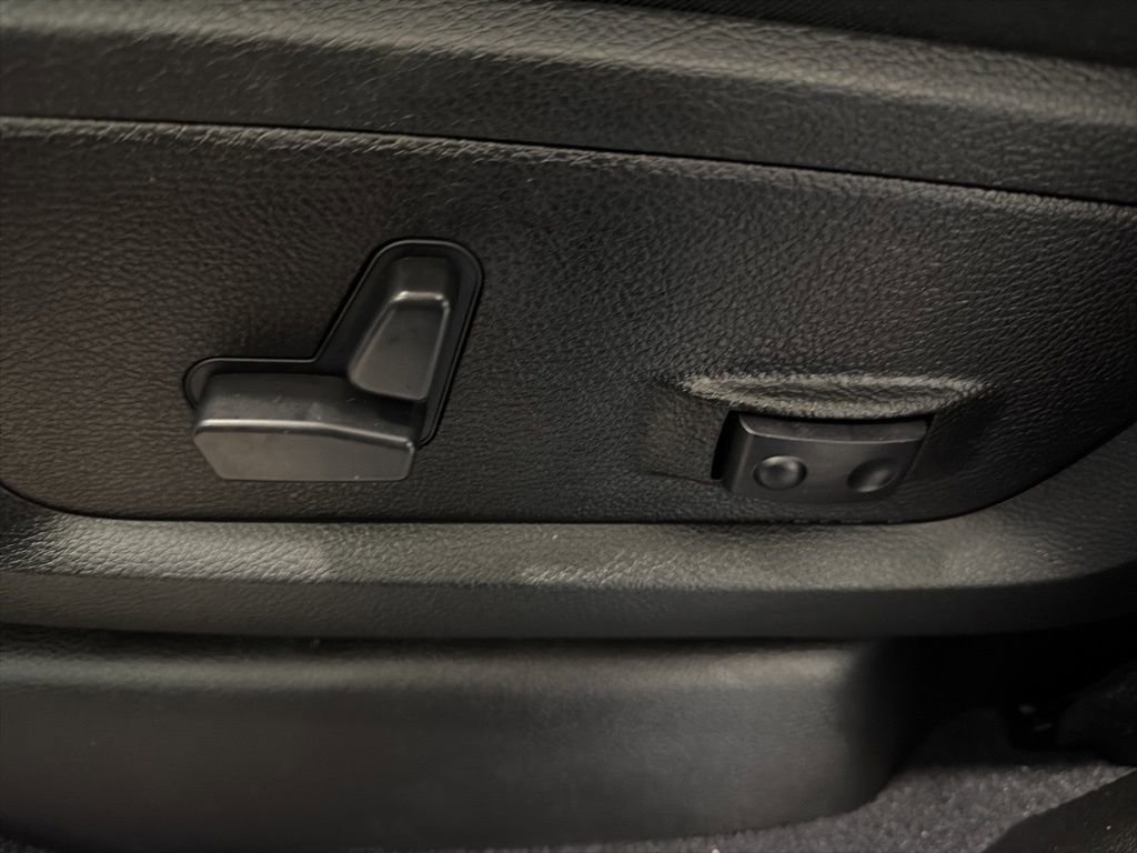 Used 2025 RAM 3500 Laramie w/ Night Edition AWD/4WD image 17