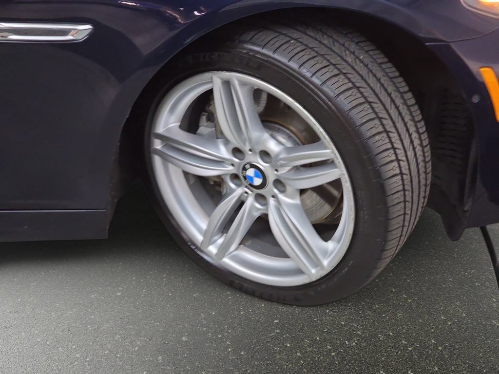 Used 2016 BMW 550i Sedan RWD image 34