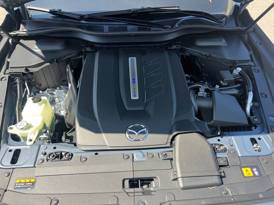 New 2025 MAZDA CX-70 Plug-In Hybrid w/ Premium Plus image 16