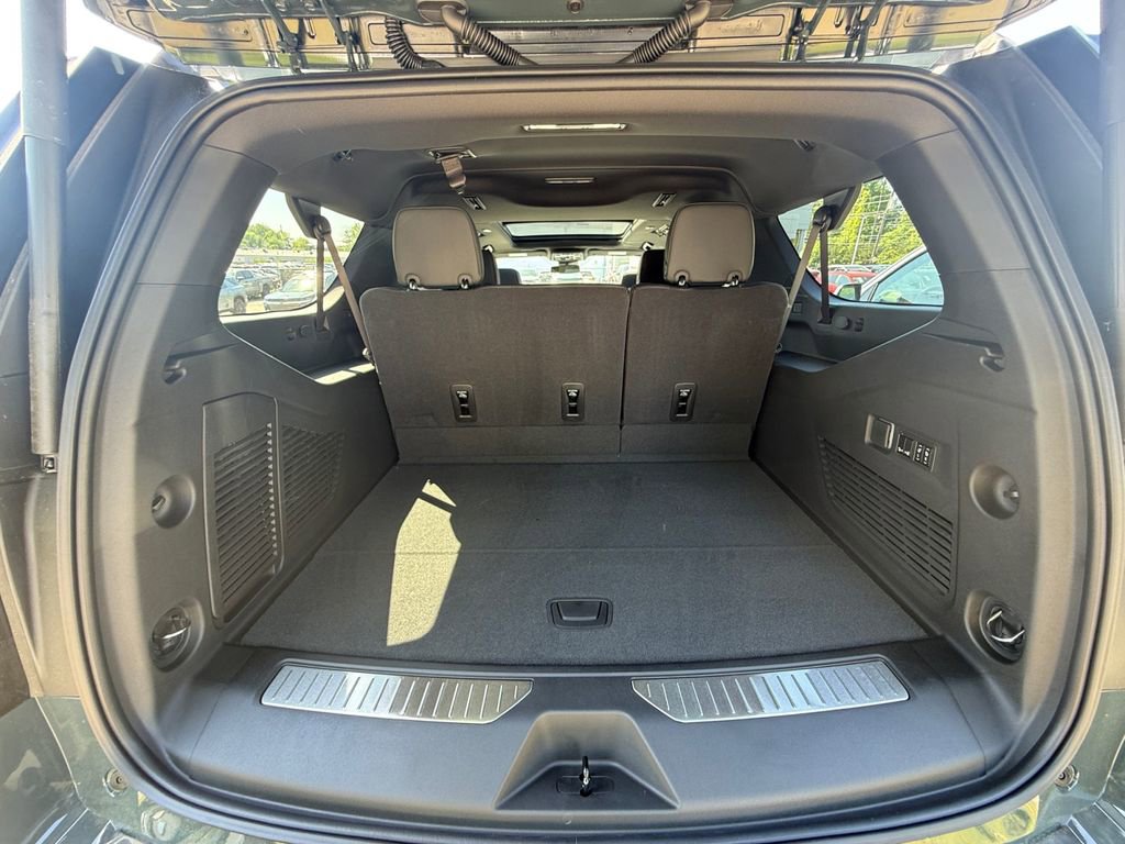 New 2026 Chevrolet Suburban RST w/ RST Capability Package AWD/4WD image 29