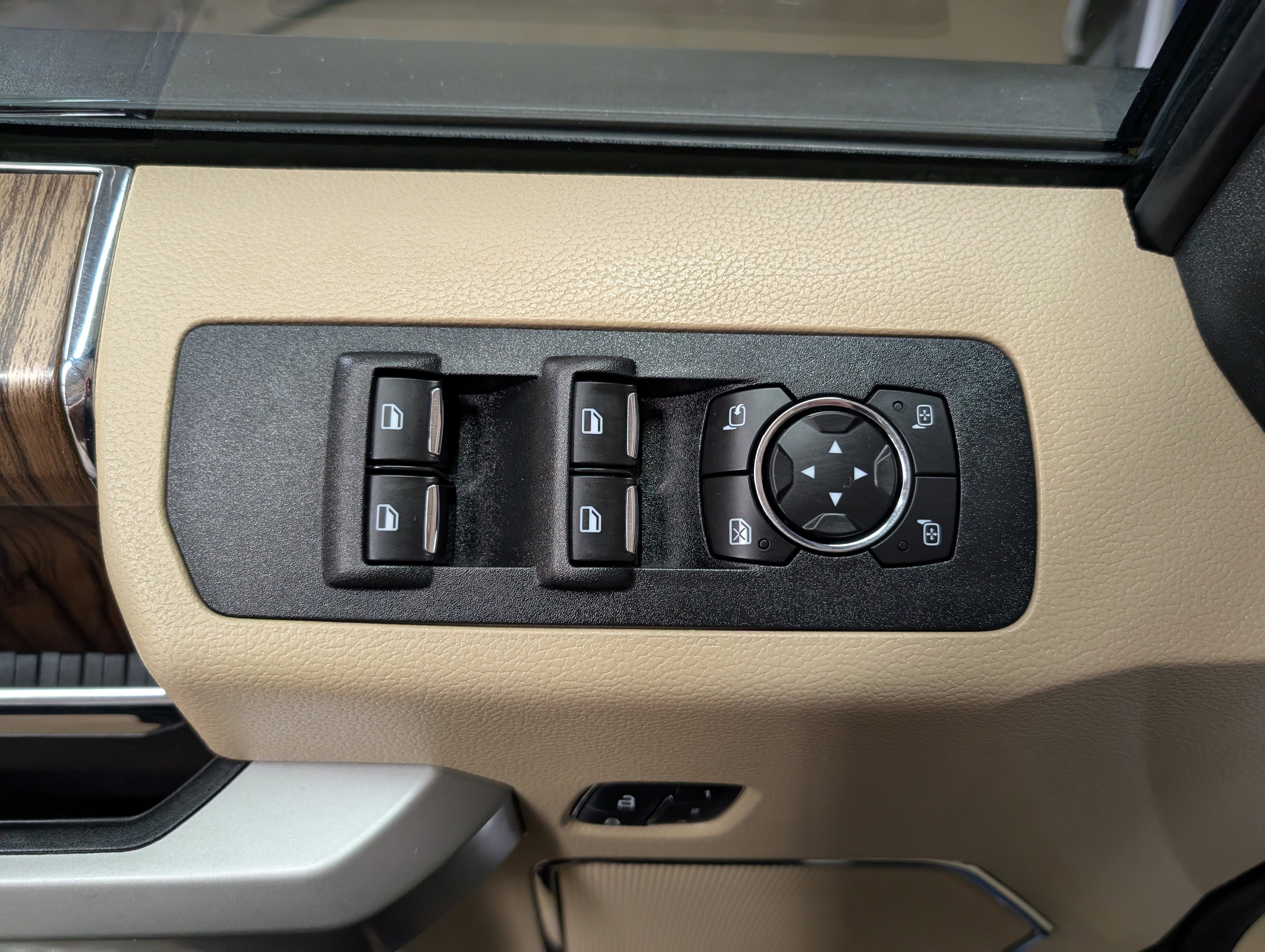 Used 2018 Ford F150 Lariat w/ Equipment Group 502A Luxury image 16