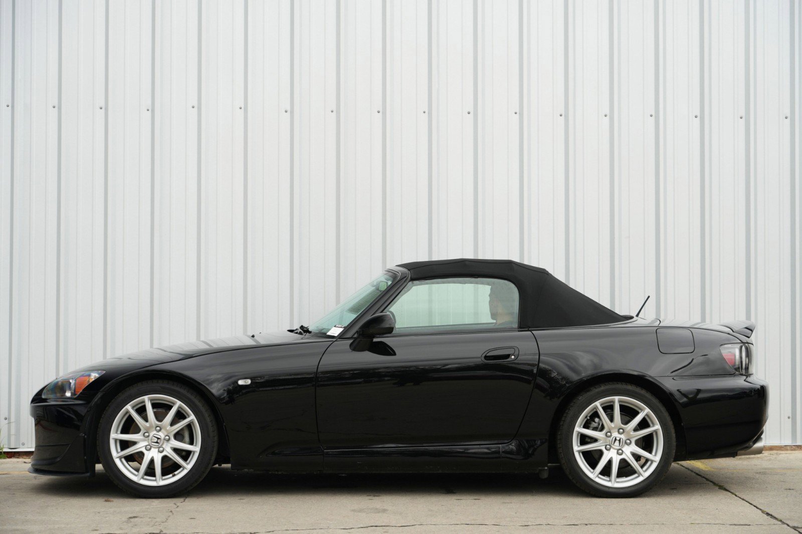 Used 2005 Honda S2000 image 9