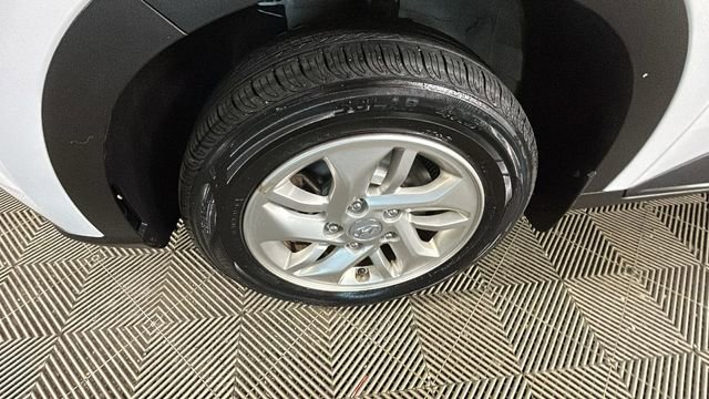 Used 2020 Hyundai Venue SEL FWD image 10