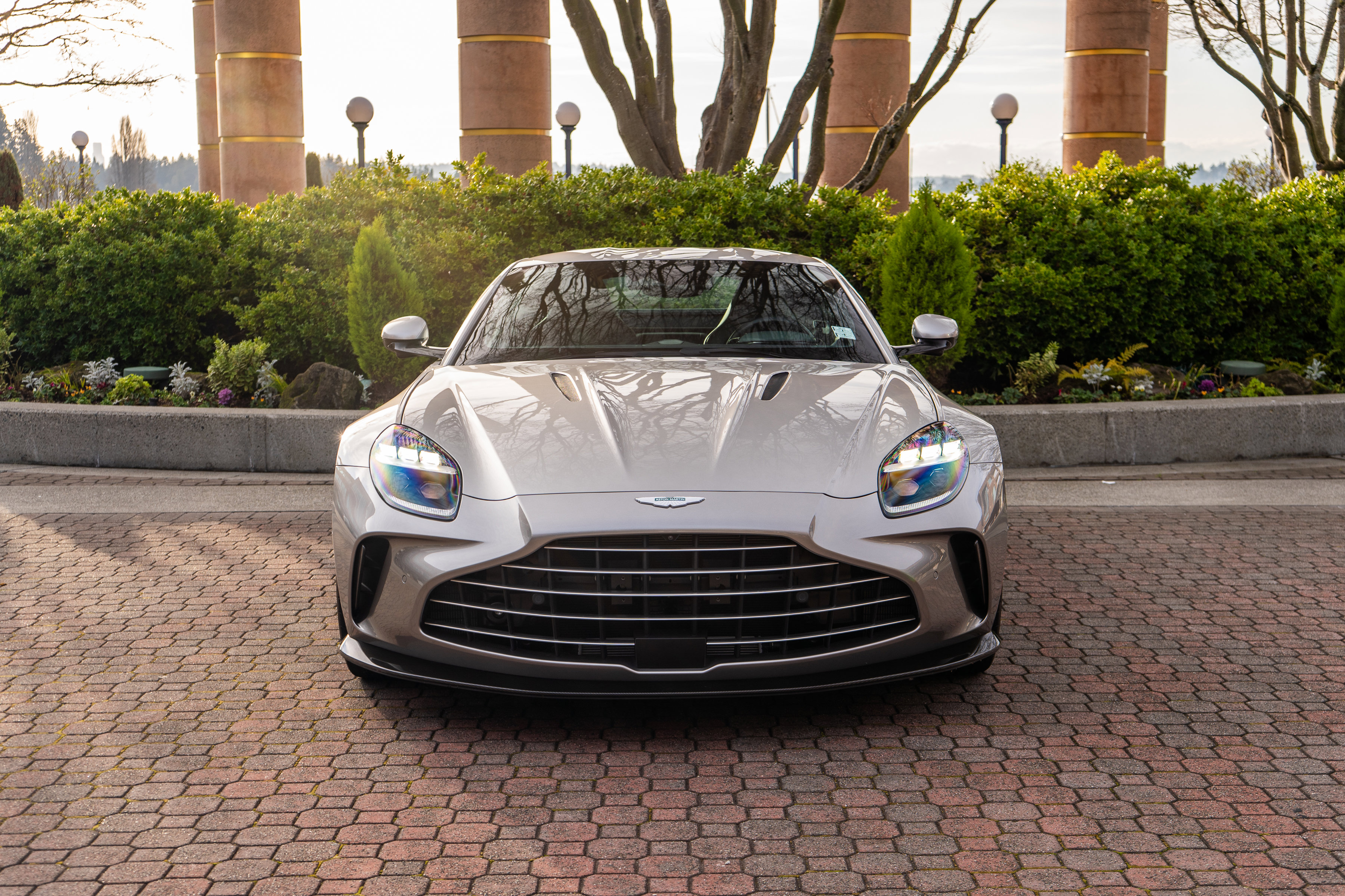 Used 2025 Aston Martin V8 Vantage Coupe image 6