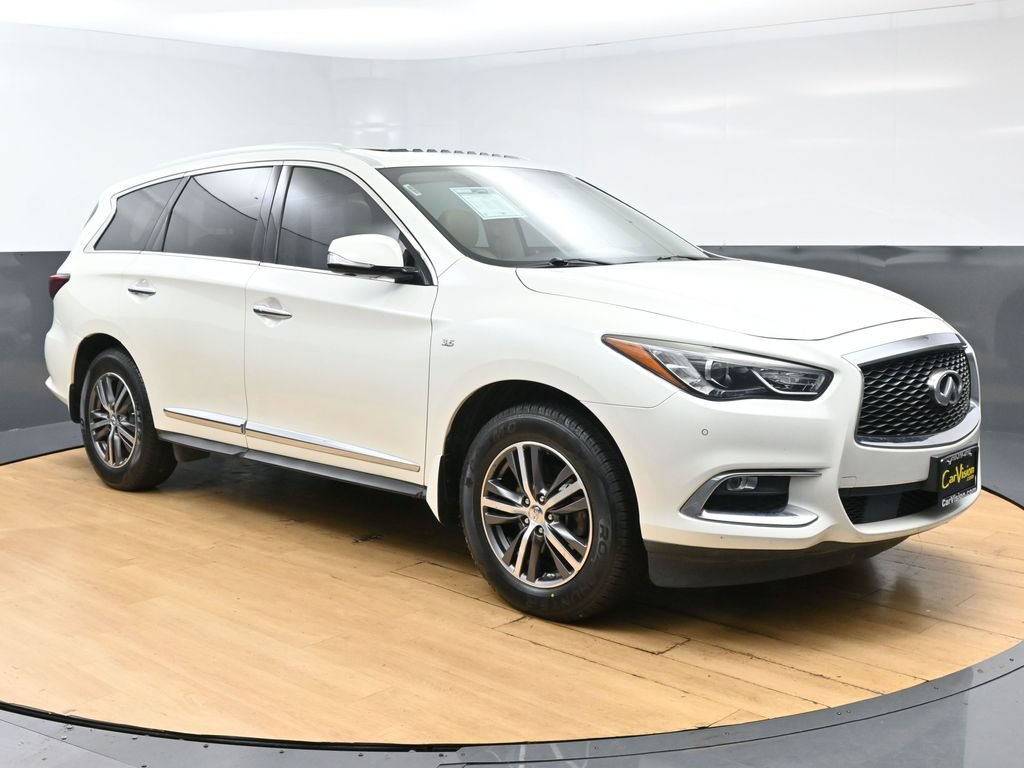 Used 2019 INFINITI QX60 Luxe w/ Essential Package FWD image 3