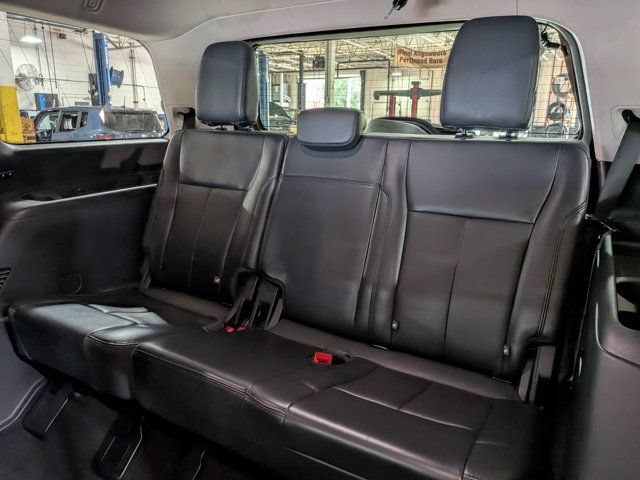 Used 2024 Ford Expedition XLT RWD image 13