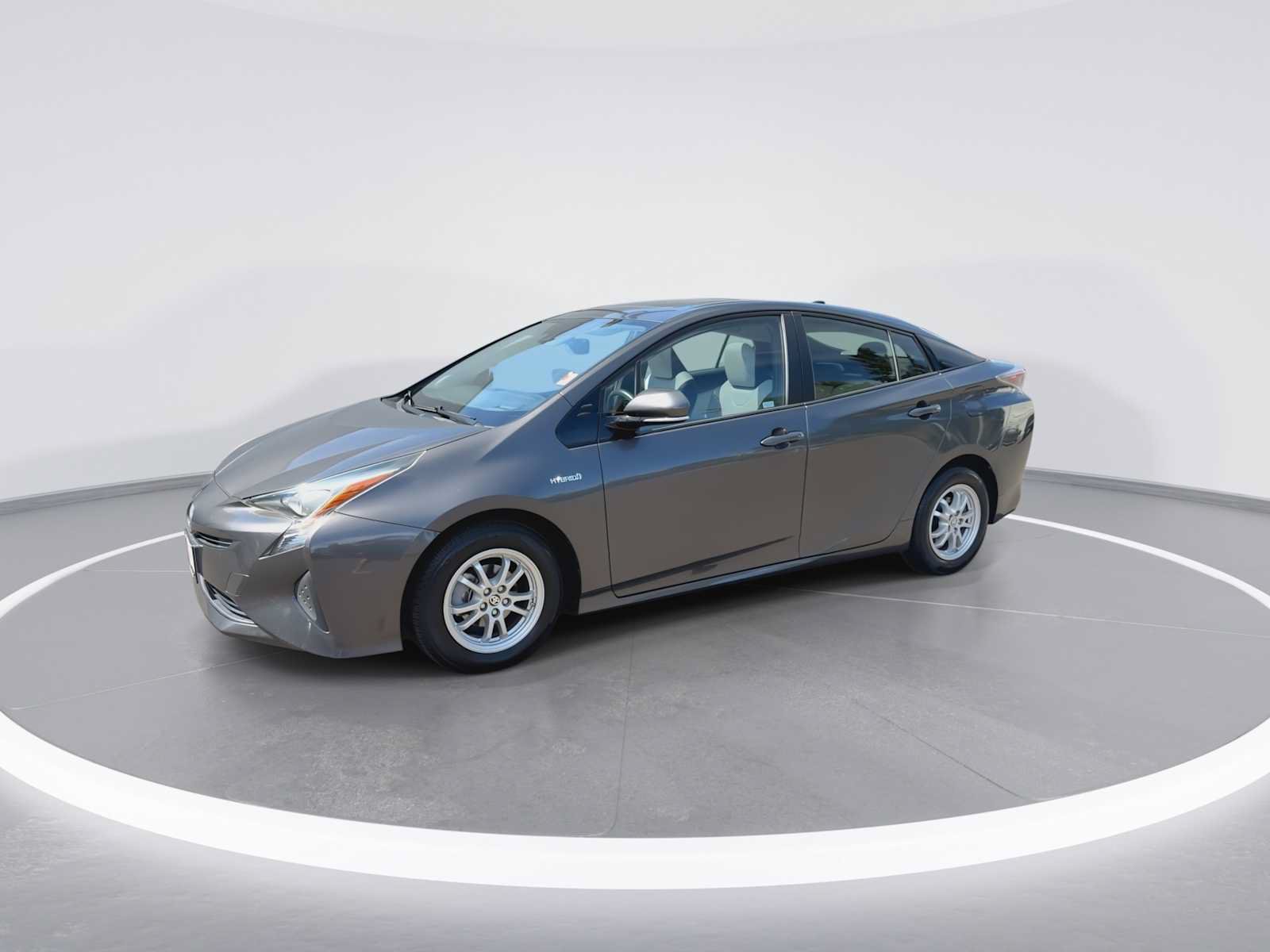 Certified 2016 Toyota Prius Four FWD image 4