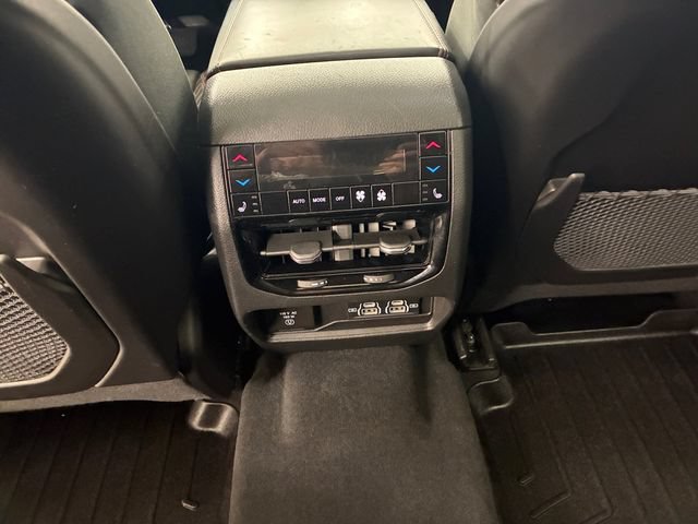 Used 2024 Jeep Grand Cherokee L Summit w/ High Altitude Package AWD/4WD image 19