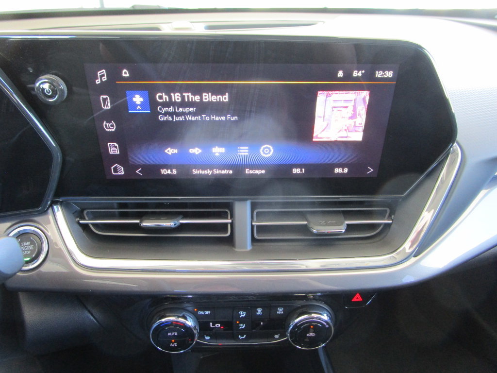 Used 2025 Chevrolet Trax ACTIV FWD image 28
