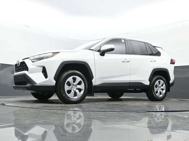 Used 2025 Toyota RAV4 LE image 25